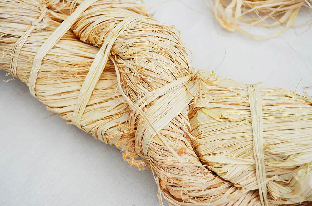 Raffia Extra Long - 1Kg Hank